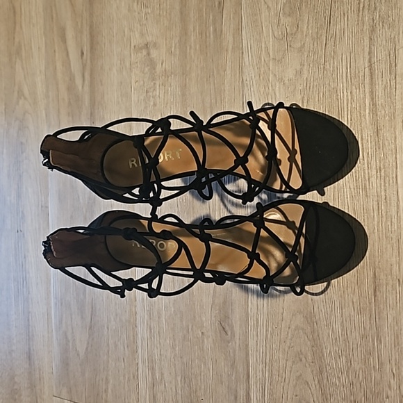 🖤NWT~Report Strappy Zip Back Heels Size 6.5 - Picture 10 of 11